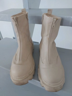 Zara boots ecru used, size 37