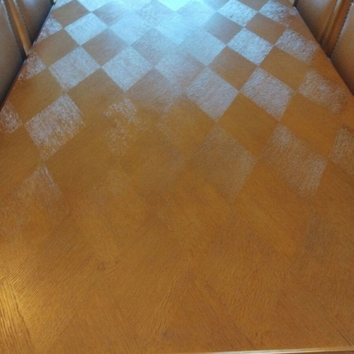 Classic extendable dining set with 8 leather chairs like new