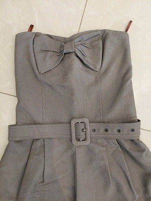 White 22 one-piece suit like new, strapless with bow and belt