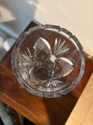 Crystal vase like new
