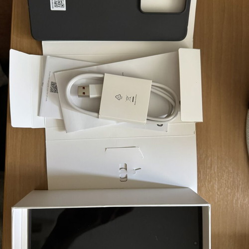 Redmi Note 13 5G smartphone like new, 6GB RAM, 128GB storage, graphite black