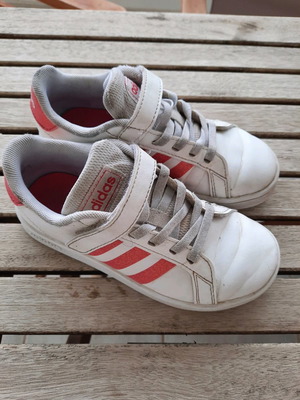 Adidas sneakers no 30