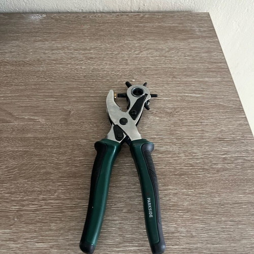 Punch pliers set for belt new in box