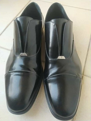 Cesare Paciotti black leather shoes size 43 like new