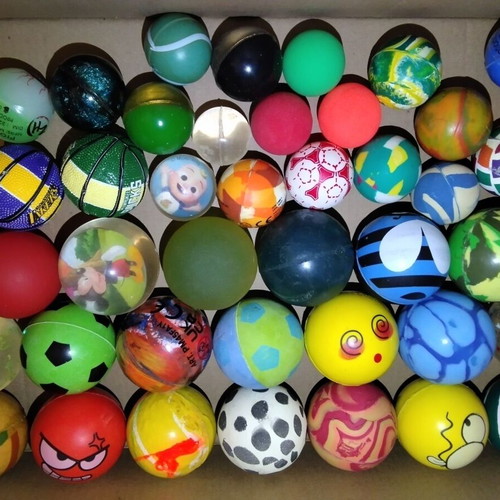 Crazy balls set like new, 60 rubber and 25 plastic pieces