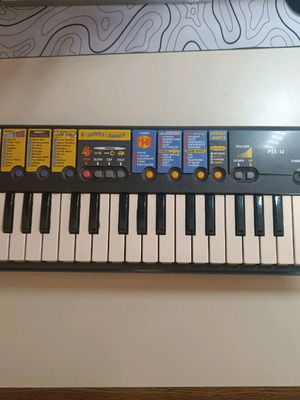 Yamaha PSS-14 piano