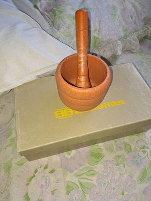 Plastic mortar and pestle new in good condition