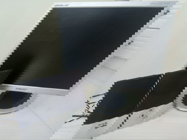 Samsung οθόνη υπολογιστή + ΔΩΡΟ ΗΧΕΙΑ ΥΠΟΛΟΓΙΣΤΗ