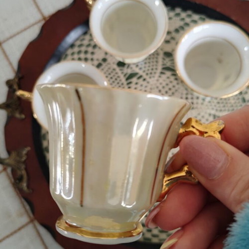 Porcelain cups like new, set of 5 with gold detail