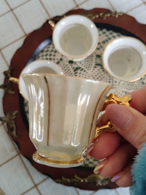Porcelain cups like new, set of 5 with gold detail