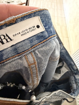 Zara jeans size 46 with rips, like new, blue