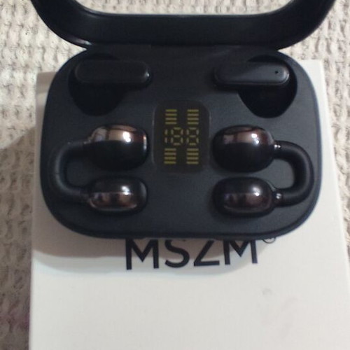 Bluetooth Handsfree wireless earbuds like new with AI noise cancellation