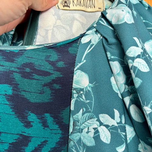 Vintage Karavan dress green like new, size M