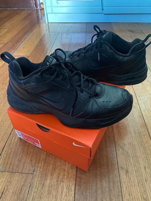 Nike Air Monarch IV athletic shoes used, size 45.5, black