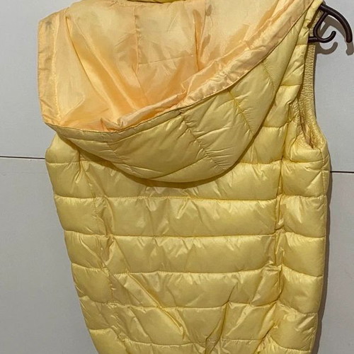 Sleeveless jacket yellow size S like new with removable hood