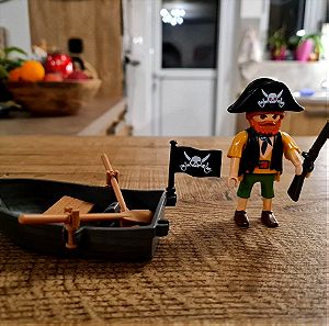 Playmobil πειρατής με βάρκα