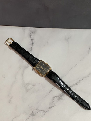 Vintage Q&Q watch with leather patent strap used