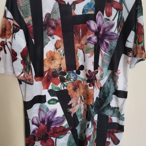 Bershka men's t-shirt with floral design like new, multicolor