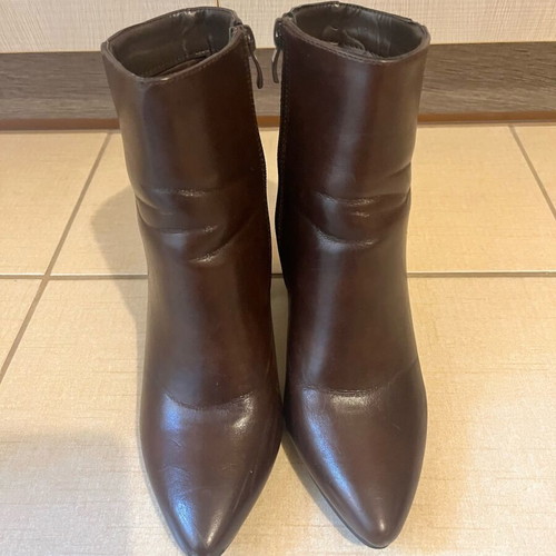 Luigi brown ankle boots used with zipper and gold detail, size 38
