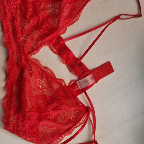 Bralette Understatement red lace size XXL like new