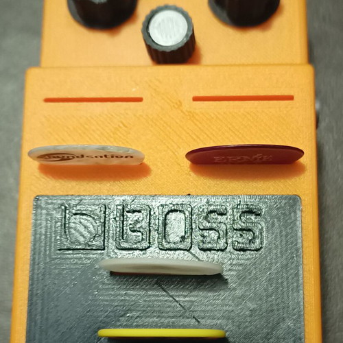 String Pick Holder new, boss distortion replica for 6 picks