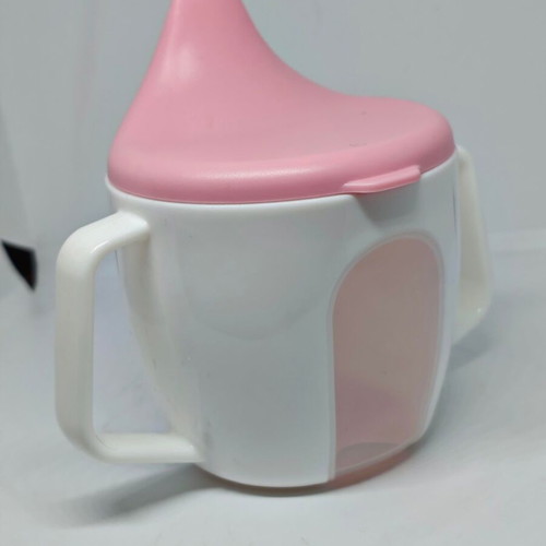 Training cup 150 ml with pink lid and double handles like new