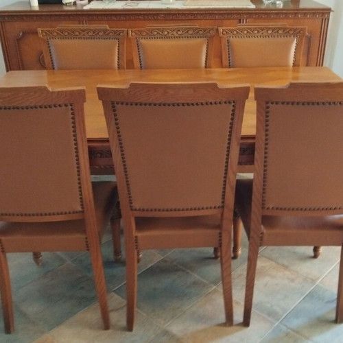 Classic extendable dining set with 8 leather chairs like new