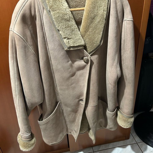 Women's mouton coat 100% genuine leather like new, beige, size L