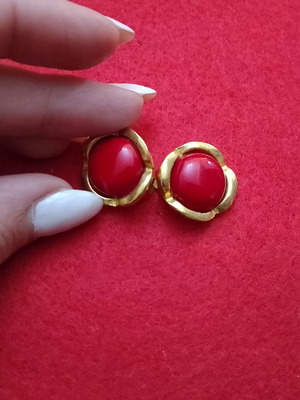 Clip-on earrings like new