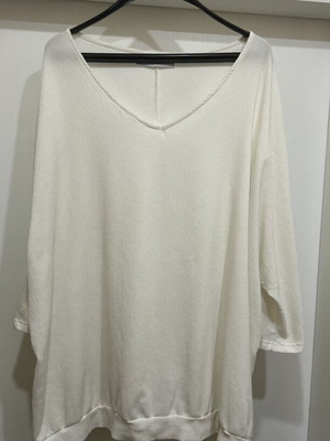 Oversize women's blouse with V-neck, size 56/58