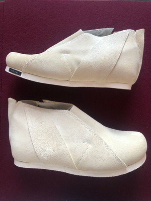 Peter Non women's suede shoes size 35 like new, cream