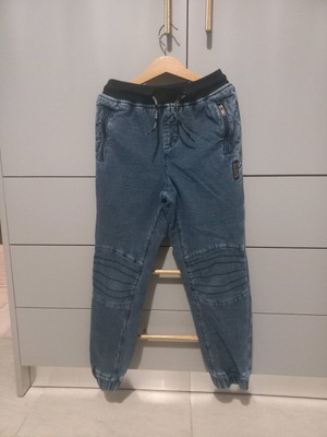 Jean αγοριού 8-10 ετών σαν καινούργιο, μπλε με ενίσχυση στα γόνατα