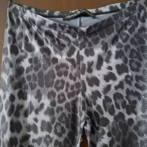 Lynne leggings with snake effect size S like new