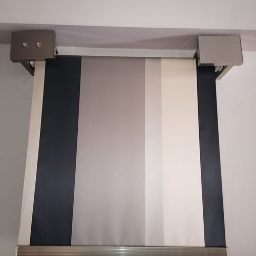 Roman blind small size new with bracket
