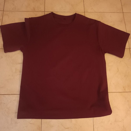 T-shirt like new, red, size M with back print