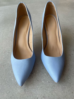 Marks & Spencer pumps new, ciel size 40