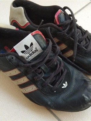 Παπούτσια Adidas GOOD YEAR μεταχειρισμένα, μαύρα, Νο 37