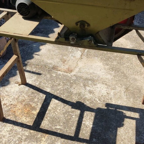 Electric grape crusher like new, Italy 0.5 HP