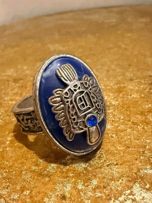 Vintage ring used with faux stone and turtle design, size 58