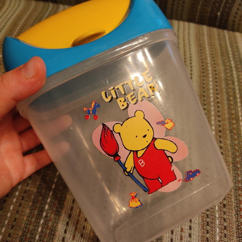 Small children's room bin with bear design, transparent with blue and yellow lid