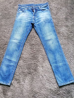 Dsquared2 παντελόνι τζιν 12-14 ετών,60 ευρώ.