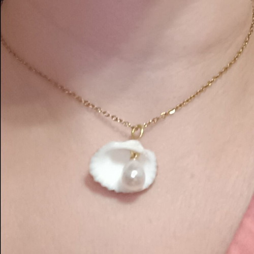 Shell necklace with pearl handmade, white and gold
