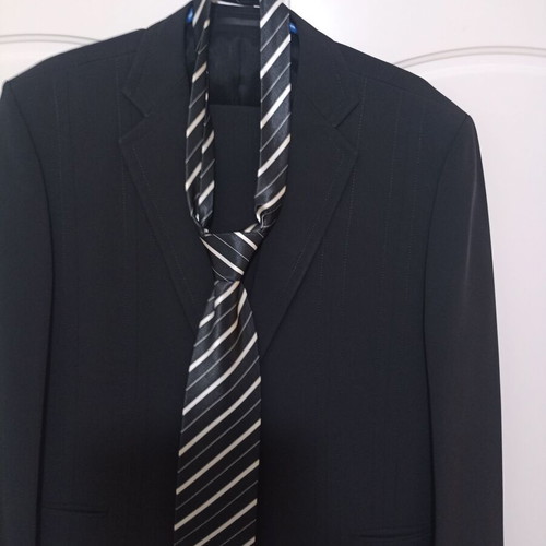 Berto Lucci Slim Fit Men's Suit Black Size 44 M like new with tie gift