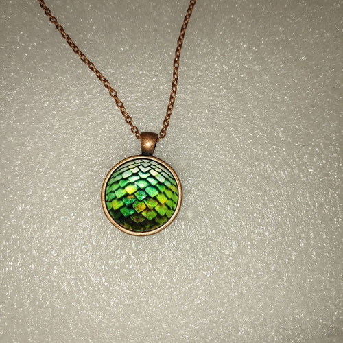 Game of Thrones Dragon Scales Pendant like new