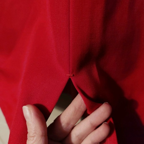 Red skirt like new, 100% wool super worsted gabardine, size S