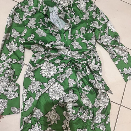 Mini dress Lulu one size like new, colorful green