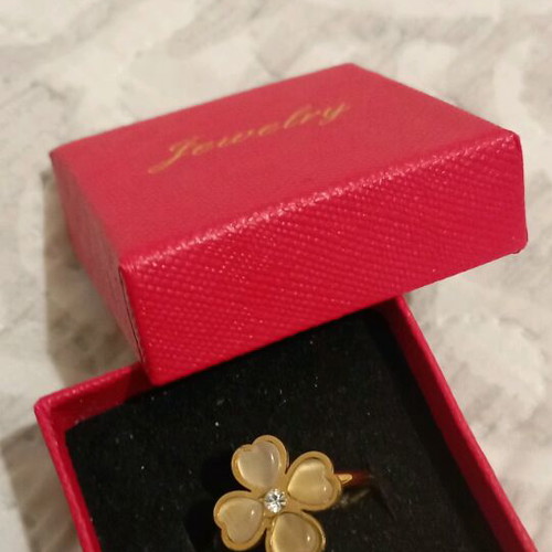 Four-Leaf Clover Ring new, gold color
