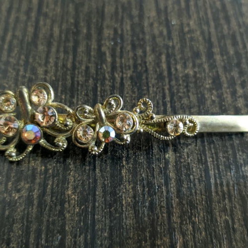 Antique hair clip used 1950