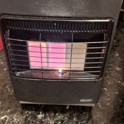 Gas heater used with gas cylinder