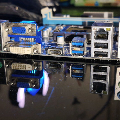 Μητρική πλακέτα LGA 1155 με Intel Core i5-2400 και RAM Corsair μεταχειρισμένη